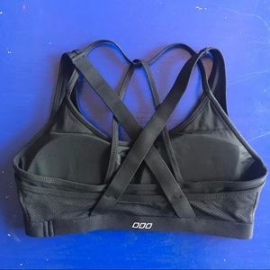 Lorna Jane Black Sports Crisscrossed Bra Medium